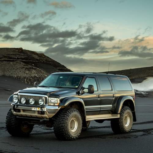 Superjeep Tour durch Island