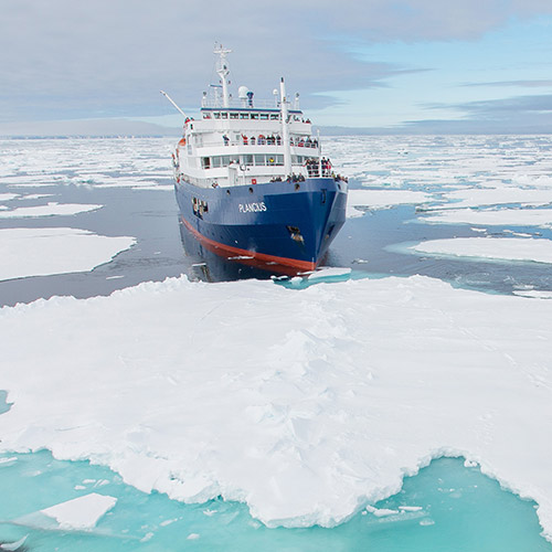 MS Plancius in Spitzbergen © Jan Veen / Oceanwide Expeditions
