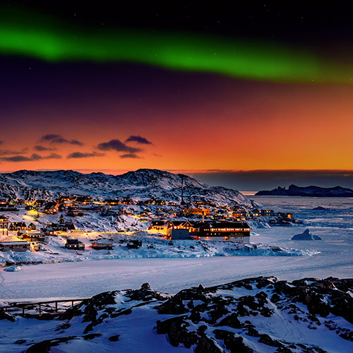 Ilulissat unter Nordlichtern © Rob Whitworth